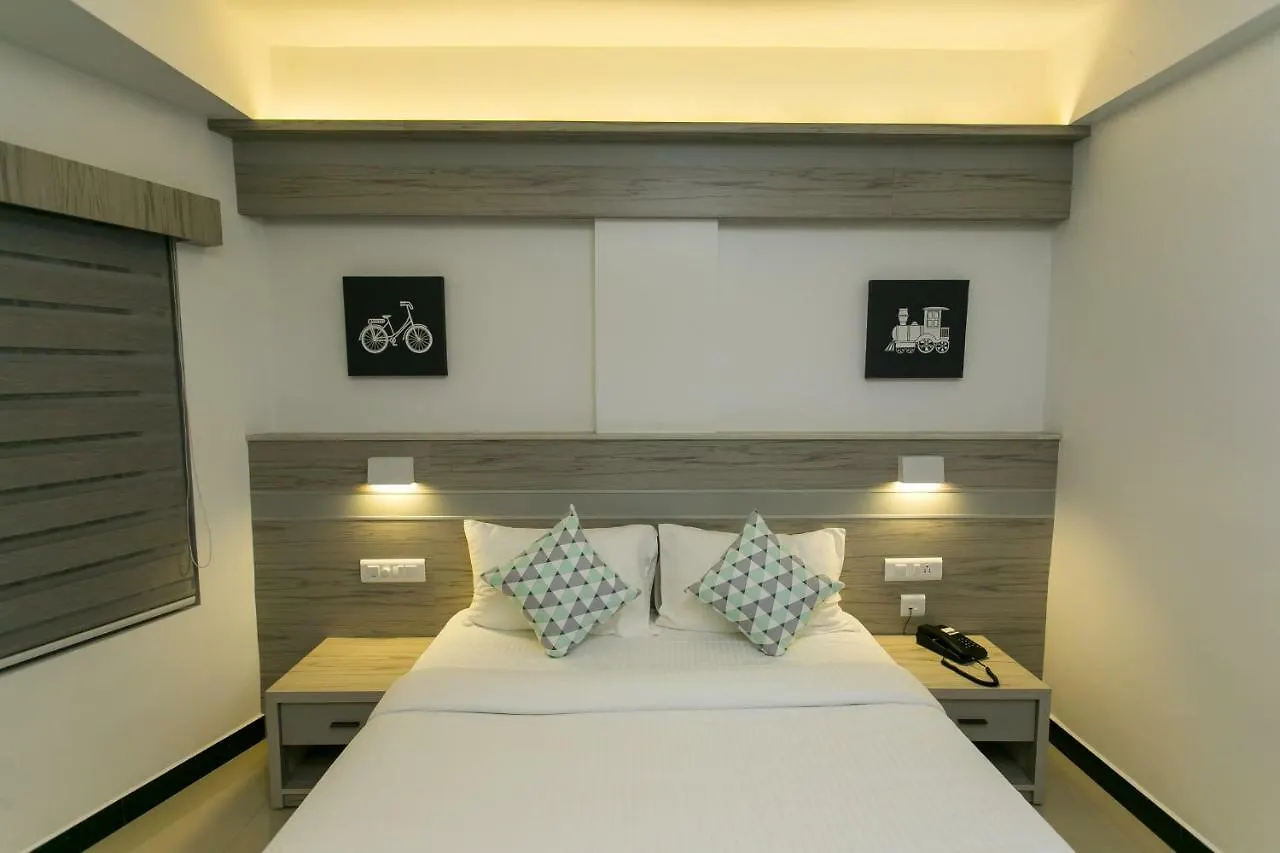 Sapphire Club Metro Otel Kochi