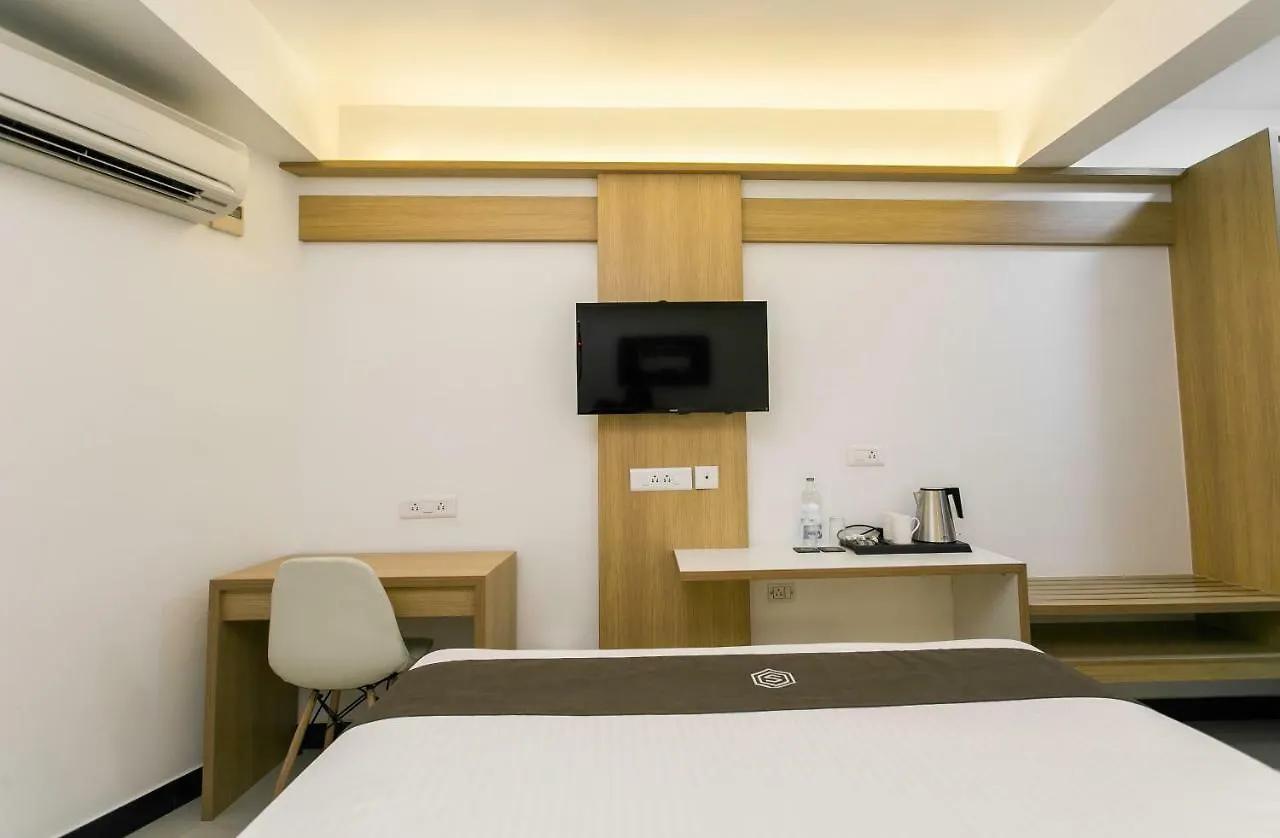 Sapphire Club Metro Hotel Kochi